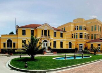 Ambasada amerikane uron besimtarët myslimanë për Kurban Bajramin