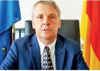 Dhuna ndaj gazetarëve në Leposaviç, ambasadori gjerman në Kosovë: Brutaliteti i skenave, tronditës! Lista Serbe duhet të reagonte