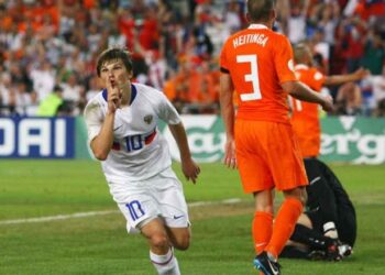 “Për çdo gol, dy vajza joshëse’! Ja si kombëtarja shkroi historinë në Evropian pas kësaj oferte, të gjithë kërkonin të shënonin