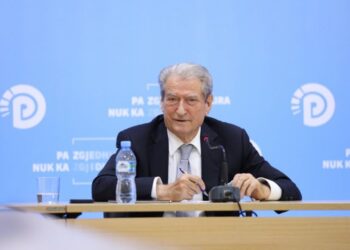 Berisha i kundërpërgjigjet Bashës: Le të vazhdojë në atë orbitë si një peng i Ramës