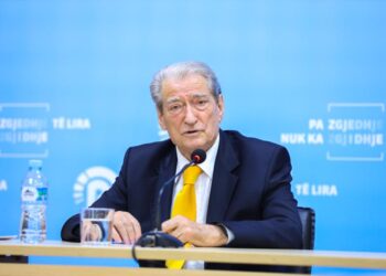 Berisha vjell vrer ndaj Gjykatës Kushtetuese dhe “kërcënon”: Portin e Durrësit d o ta çojmë në Strasburg!