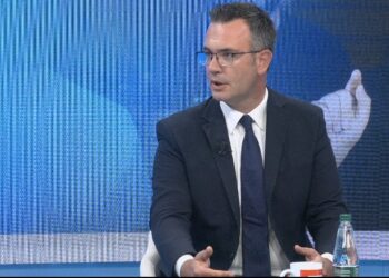 “Duhet lider i ri”/ Bogdani: PD ka nevojë për rinovim e riformim! Berisha e Basha, s’kanë lënë gjë pa thënë për njëri-tjetrin