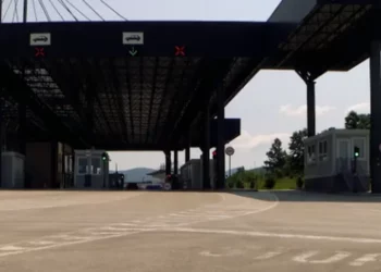 Qeveria “Kurti” ndryshon vendimin: Ndalohet hyrja në pikat kufitare e kamionëve të ngarkuara nga Serbia