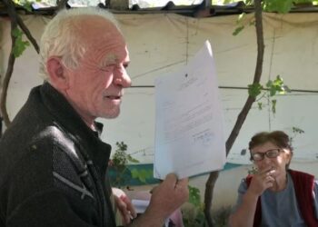 “Po na rrahin”, Denoncimi i të moshuarve në Sarandë: Pronën e kemi me dokumente dhe po na e marrin