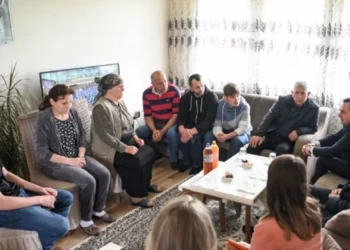 Tre policët e rrëmbyer nga serbët, familjarët në “errësirë” mbi fatet e tyre