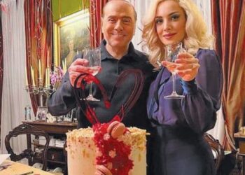 Kush është Marta Fascina, gruaja e fundit e Silvio Berlusconit!