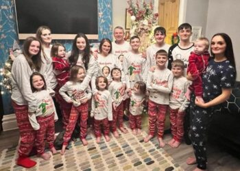 800 javë të jetës shtatzënë, historia e 48-vjeçares që ka 22 fëmijë e 14 nipër e mbesa