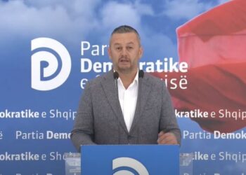 Helidon Bushati thirrje për një Kuvend Pajtimi: Të ndarë humbasim të gjithë