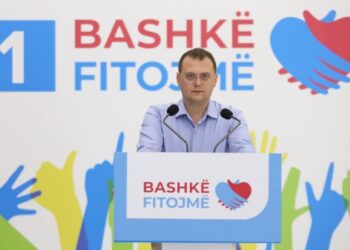 “I paska rrahur Luli, këta harrojnë 8 janarin”/ Hoxha: Mos u mërzisni për një shkelm prapanicave dhe një lapër syve
