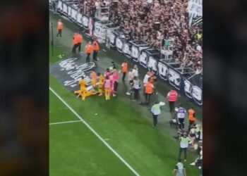 Dhunë në futbollin francez. Ultrasit e Bordeaux sulmojnë autorin e golit, në dyshim sfida e Ligue 1