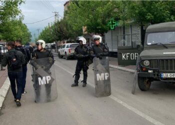 Shtohen tensionet në Kosovë, i vihet flaka pikës së kontrollit në veri të Mitrovicës