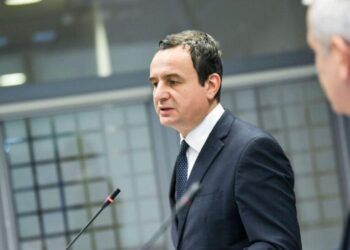 Kurti reagon pas sulmeve ndaj gazetarëve në Veri: Ndërkombëtarët të mbajnë qëndrim