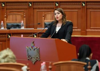 Kuvend/ Punësuam 500 mjekë specialistë, Manastirliu: Do gjejmë zgjidhjet më të mira, me politika që i rezistojnë kohës
