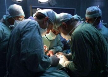 Tre ndërhyrje në tru dhe shtyllë kurrizore, operacioni i rrallë në Tiranë