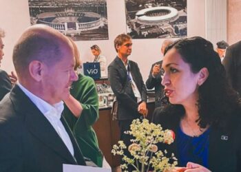 Osmani takon Scholz në Berlin: Përshëndesim qëndrimin e Gjermanisë për lirimin e policëve tanë!