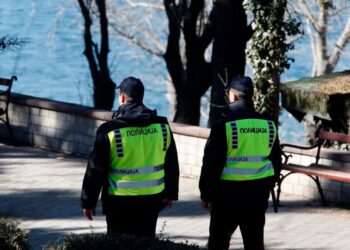 U aksidentuan dhe ranë në lumë, vazhdojnë kërkimet për tre qytetarët e Kosovës