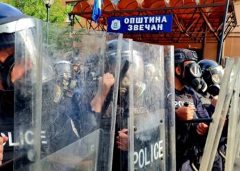 Të shtëna me armë  në veri të Kosovës, sulmohet gazetarja dhe një makinë e policisë