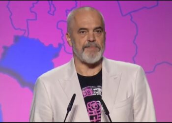 “Kryebashkiakë, bashkëpunoni me deputetët”/ Rama: Brenda 4 viteve mbyllim procesin e dhënies së titujve të pronësive mbi tokën