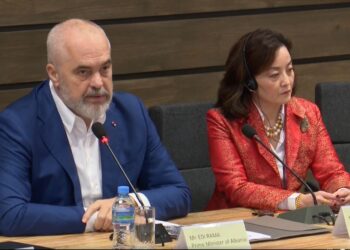 Rama takim me ambasadoren Kim në rezidencën amerikane pas arrestimit të Dakos
