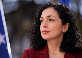 Osmani dënon sulmet ndaj gazetarëve: Përpjekjet për të destabilizuar Kosovën do të dështojnë