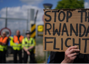 Gjykata britanike anulon vendimin: Emigrantët nuk do të dërgohen në Ruanda!