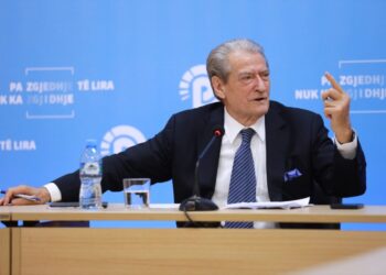 Berisha tenton të thellojë përçarjen, fton vetëm deputetët anti-Basha: Të vijnë të diskutojmë!