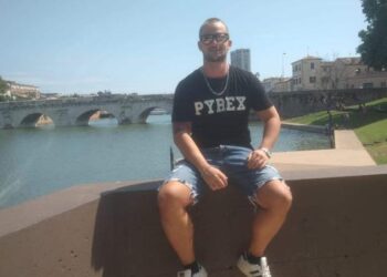 Emri/ Shqiptari dhunon italianin, pasi e godet 50 herë me grusht i riu ndërron jetë. I ngacmoi të dashurën në një lokal nate