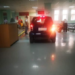Incident i pabesueshëm në Urgjencë, pacienti futet brenda në spital me makinë