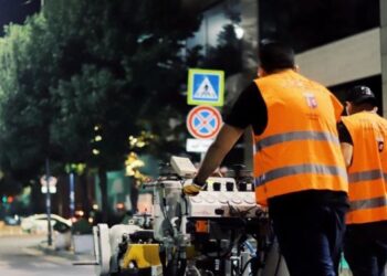 Përfundon sinjalistika lineare në dy rrugë në Tiranë, Veliaj tregon metodën që është përdorur: Kujdes i veçantë për çdo rrugë