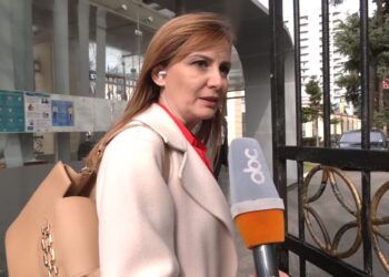 Thellohet kaosi/ Mbledhja e kryesisë së PD-së, Tabaku zyrtarisht nuk pranon pozicionin e kryetares