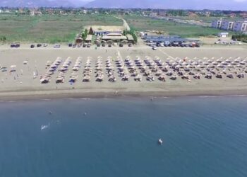 EMRI/ Ndërtoi hotel pa leje në plazhin e Tales, arrestohet 55-vjeçari