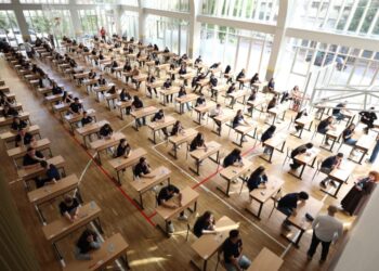 Kërkojnë rikorigjim? 3 mijë maturantë kërkesë online për të marrë kopjen e testit të vlerësuar