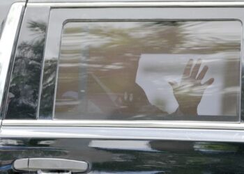 Arrestohet Donald Trump dhe ndihmësi i tij: Akuzohen për zbulimin e sekreteve shtetërore