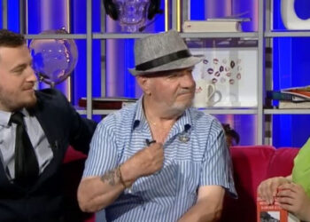 “U ndamë se s’ishte e virgjër”/ Shkrimtari kërkon dashurinë e tij të parë pas 58 vitesh: Ja kushti që më vendosi në takimin e fundit intim