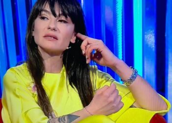 ‘Playback në stadium. Wow çfarë arti’? Zhaku kapet me koncertin e Elvanës, por pendohet shpejt, postimi që u fshi