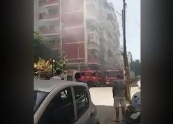 Zjarri në parkimin në zonën e “Astirit”, djali i vuri flakën makinës së babait pas sherrit