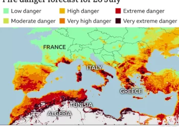 Temperaturat ekstreme/ Zjarret u marrin jetën 40 personave në Mesdhe