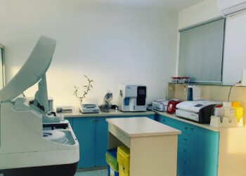 Laboratorët mjekësore lulëzojnë si kioska në Shqipëri, nga mijëra ekzistuese vetëm 93 janë të licensuara