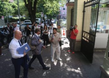 SPAK kërkon arrestimin e Ahmetajt/ Avokatët zbulojnë arsyen e largimit tij nga Shqipëria