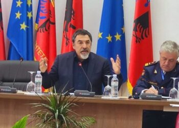 Dhuna barbare e fisit Rraja/ Çuçi i shkon në zyrë drejtorit të Policisë së Shtetit