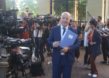 Avokati i Ahmetajt: SPAK nuk kishte asnjë provë që të justifkonte kontrollin në banesën e deputetit