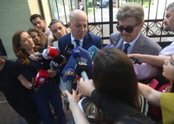 “Dëshmitë s’janë të vërteta”/ Avokatët e Ahmetajt: Nuk ka marrë asnjë pagesë nga pronarët e inceneratorëve