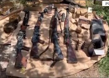 “Do i shisja në Maqedoni”/ Arsenal armësh e municioni luftarak në banesë, arrestohet 40-vjeçari në Pogradec