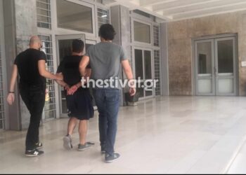 FOTO/ Vrau Shpëtim Bajramin në Selanik, del para gjykatës i arrestuari