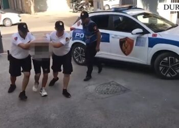 “Nuk paguan”/ 4 pushues nga Kosova merren peng në garazhin e banesës, arrestohen 2 durrsakë