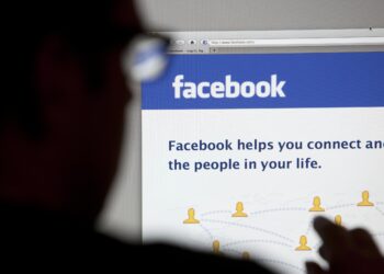 Kujdes nga këto faqe në Facebook ku flitet shqip, paralajmërimi i policisë: Fshihen profile të huaja