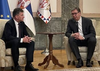 Lajçak takohet me Vuçiç në Beograd, zbulohen kërkesat e presidentit serb