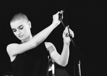 Tentativat për vetëvrasje dhe vdekja e të birit 17 vjeç, jeta tragjike e këngëtares Sinead O’Connor