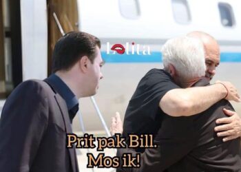 FOTO/ Vizita e Clinton dhe aktualiteti politik, plas gallata në rrjetet sociale
