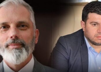 Kontroll në banesat e “patriotëve” të Albin Kurtit, gjenden 60 mijë euro, telefona, laptop e dokumente